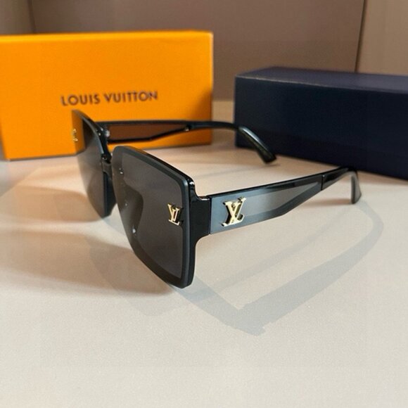 Louis Vuitton Women's Black Sunglasses - Picture 6 of 7